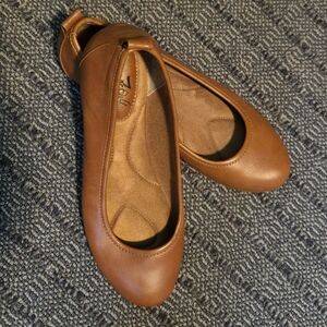 Lnwot Women's Brown Ballet Flats Sz 7 1/2 By Vintage 7 Eight.